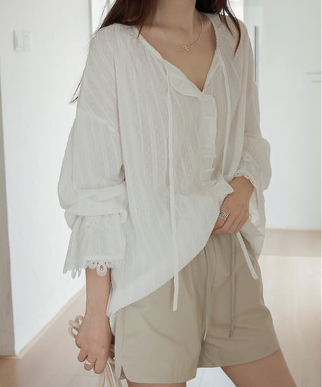 lace flare sleeve blouse　　IR1668