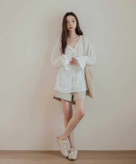 lace flare sleeve blouse　　IR1668