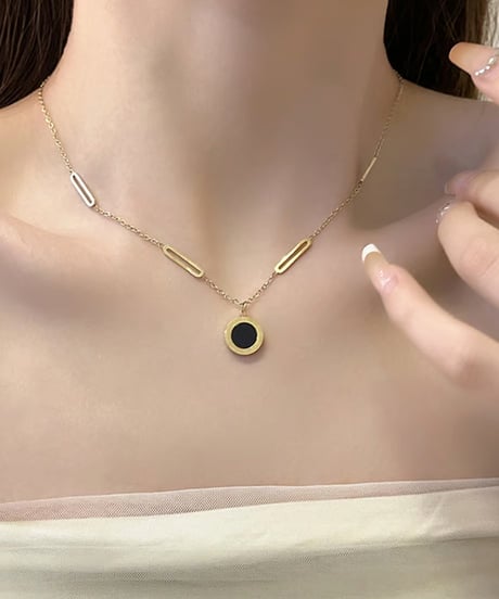 reversible roman numeral necklace　IR1560