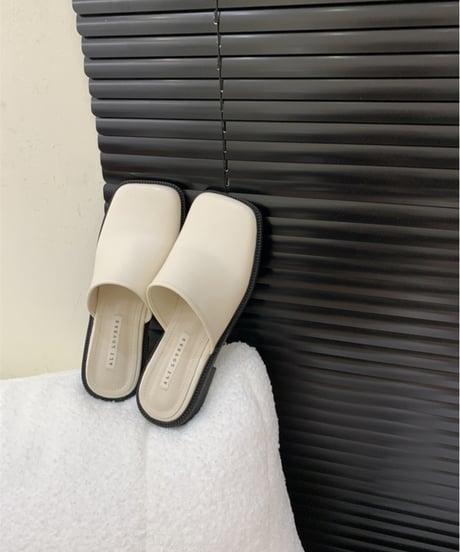 square toe flat sabot sandals　　IR1368