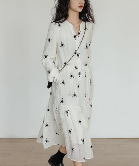 floral embroidery one piece　　IR1622