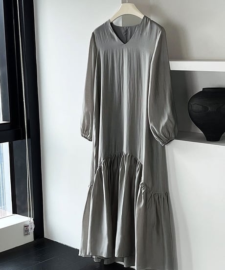 v-neck hem flare onepiece /2color　　IR1591