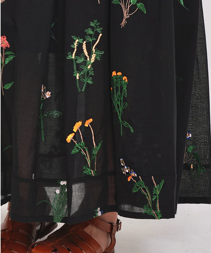 dium Flower embroidery one piece Mサイズ flower embroidery onepiece – idem