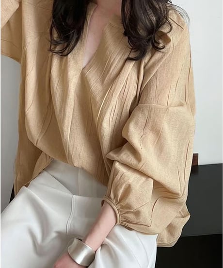Tuck design volume sleeve blouse /2color　　IR1631