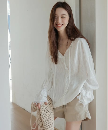 lace flare sleeve blouse　　IR1668