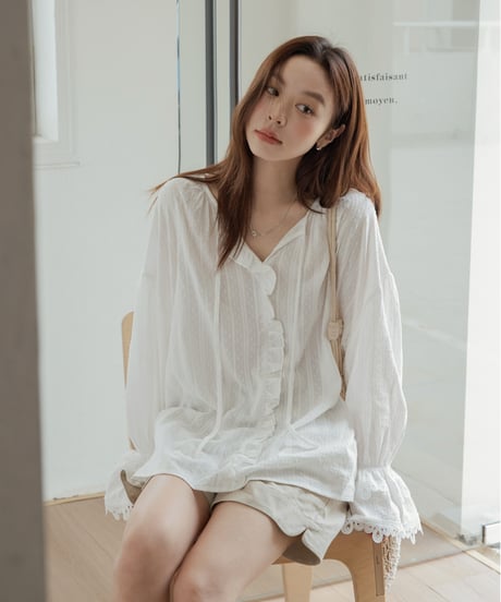 lace flare sleeve blouse　　IR1668