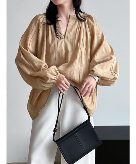 Tuck design volume sleeve blouse /2color　　IR1631