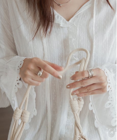 lace flare sleeve blouse　　IR1668