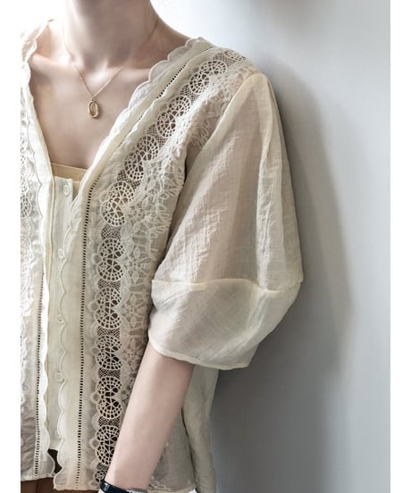 puff sleeve lace blouse　　IR1450