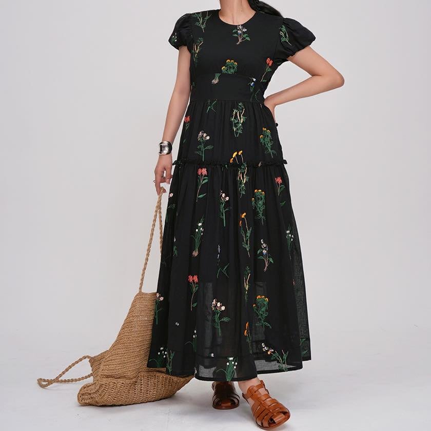 dium. Flower embroidery one piece ワンピース dium. | Flower embroidery one piece 柔らかなホワイト