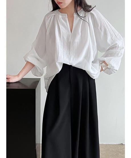 Tuck design volume sleeve blouse /2color　　IR1631