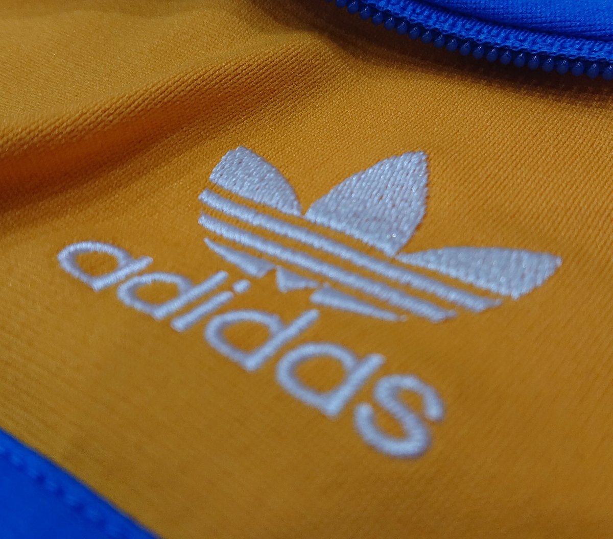 adidas カリフォルニア トラックジャケットジャージ ブルー adidas カリフォルニア トラックジャケットジャージ ブルー