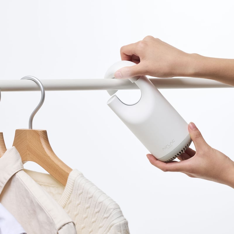 クローゼット内の空気環境を劇的に快適化する｜衣類ケアデバイス