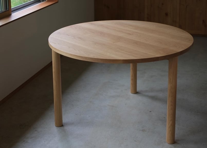 3-legged Round Table | nine-furniture online store