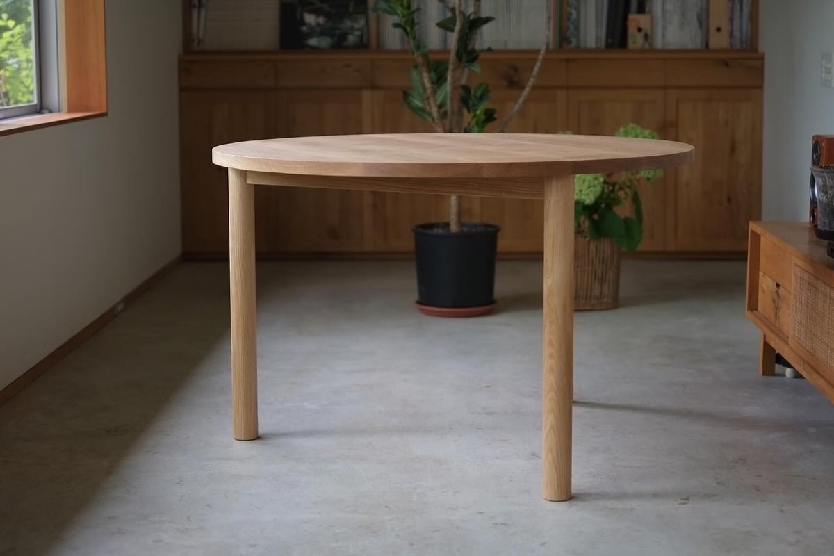 3-legged Round Table | nine-furniture online store 3-legged Round Table | nine-furniture online store