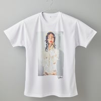 053 【長坂真護】Tシャツ「無精卵を被る女」（リサイクルポリエステル）