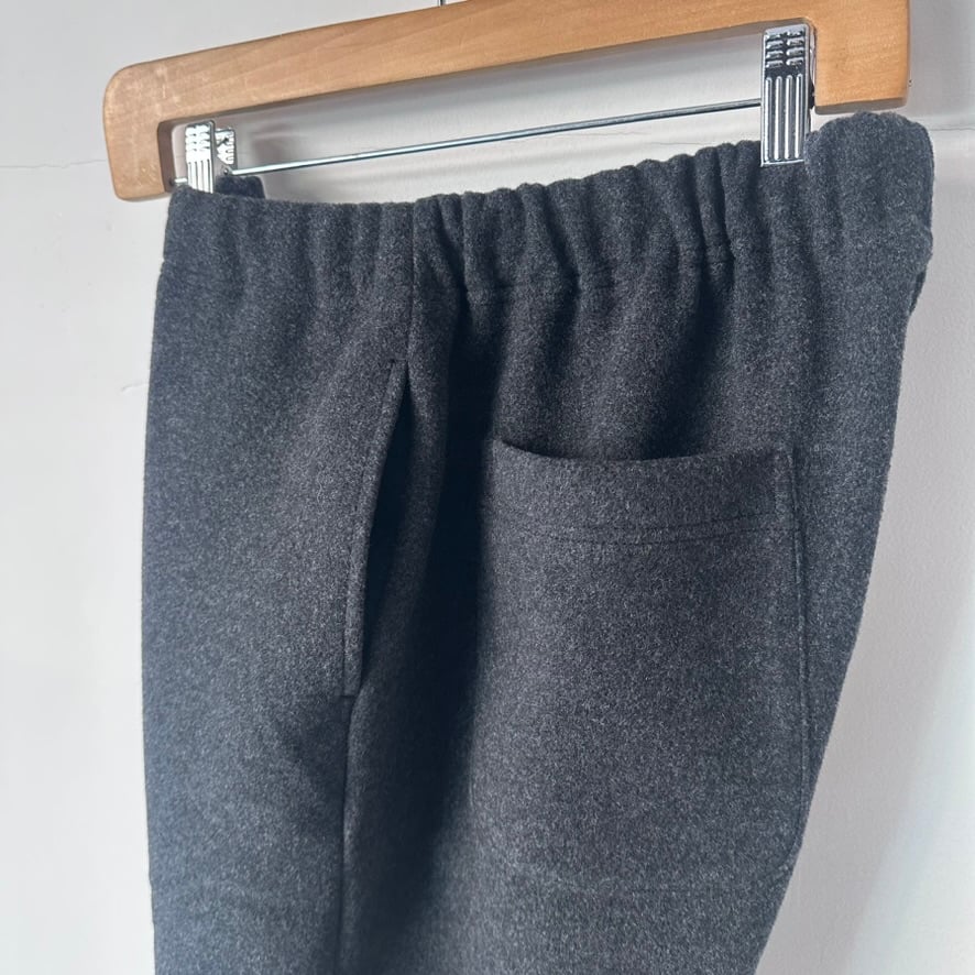 BRU NA BOINNE / スラッピンパンツ2号 (CHARCOAL) | weaver