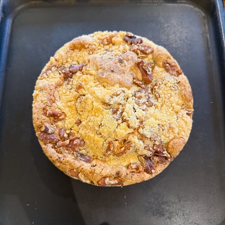 くるみとラズベリーのクランブルケーキ