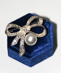 Zirconia Ribbonブローチ
