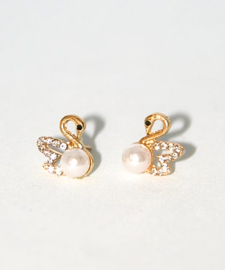 Swan Pearlピアス/イヤリング