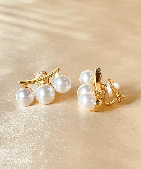 Triple Pearlピアス/イヤリング