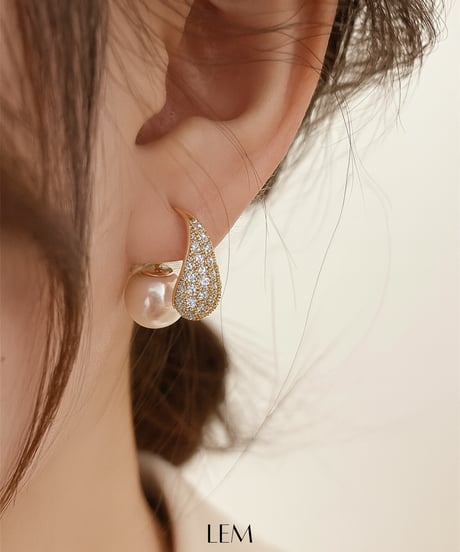 Lumière Pearlピアス