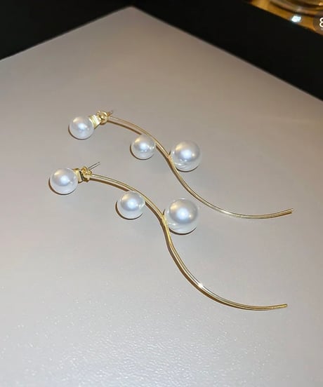 Elegant Pearlピアス