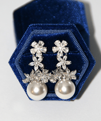 Crystal Flowerピアス/イヤリング