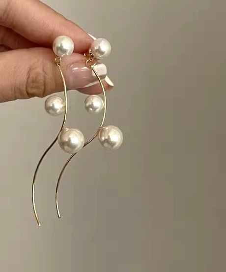 Elegant Pearlピアス