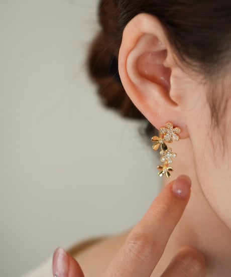 Gold Flowerピアス/イヤリング