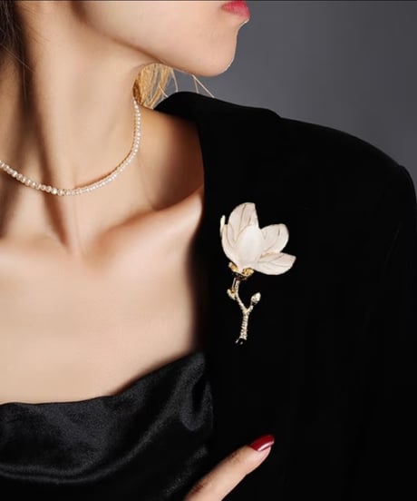 White Flowerブローチ