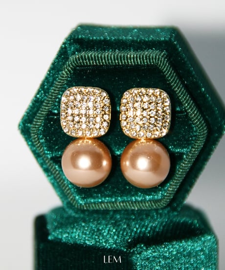 Gold Square Pearlピアス