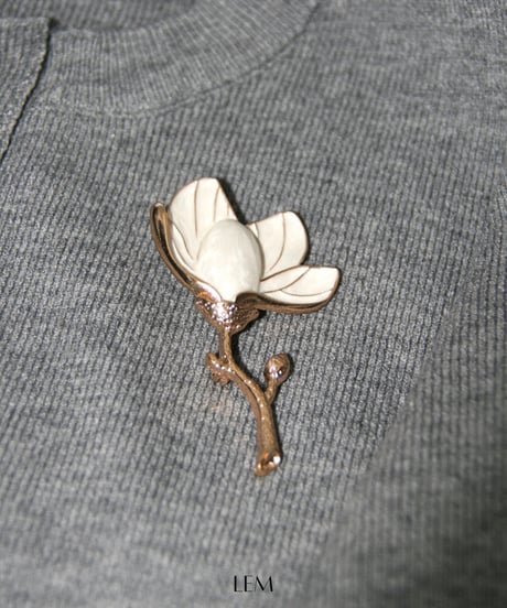 White Flowerブローチ