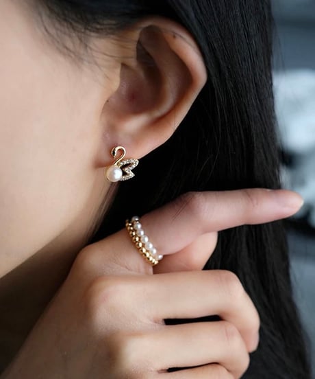 Swan Pearlピアス/イヤリング