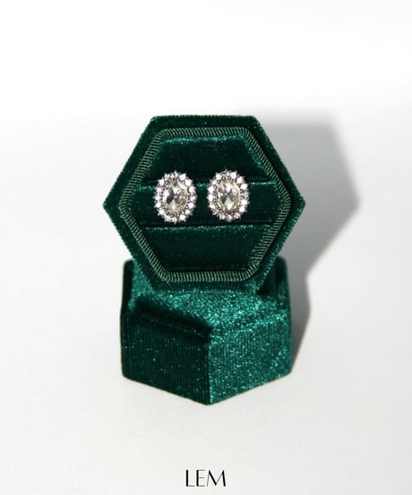 Oval Queenピアス/イヤリング