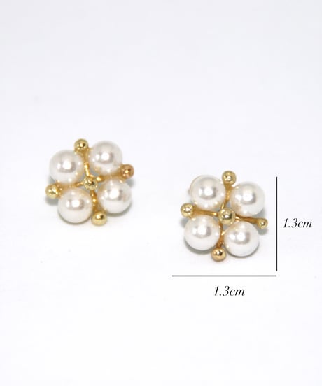 Cross Pearlピアス/イヤリング