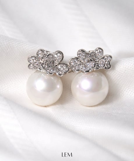 Clover Pearlピアス