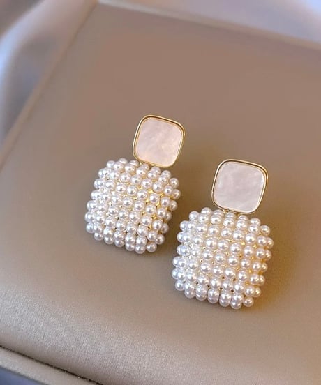 Dot Pearlピアス