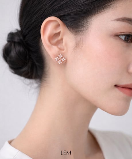 Monogramピアス/イヤリング