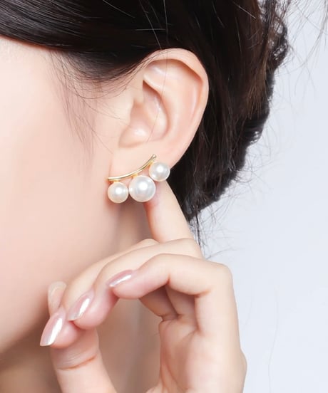 Triple Pearlピアス/イヤリング