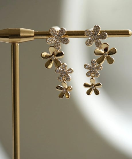 Gold Flowerピアス/イヤリング