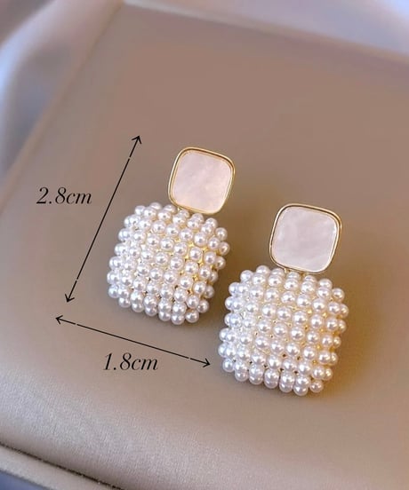 Dot Pearlピアス