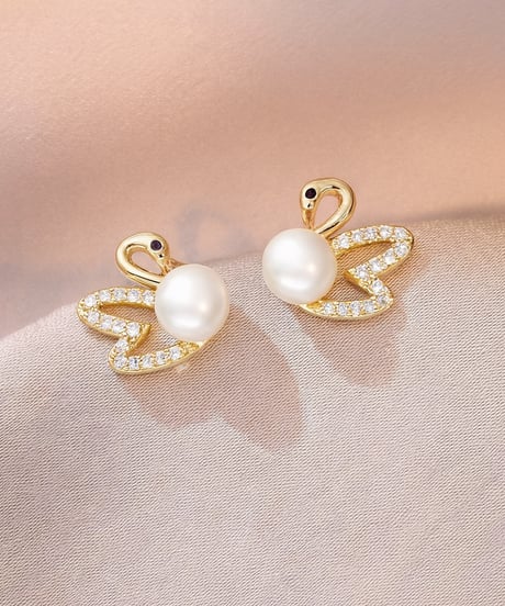 Swan Pearlピアス/イヤリング