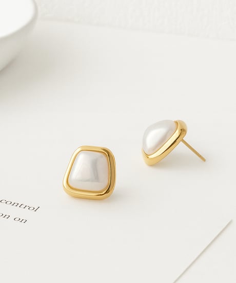 Classical Pearlピアス/イヤリング