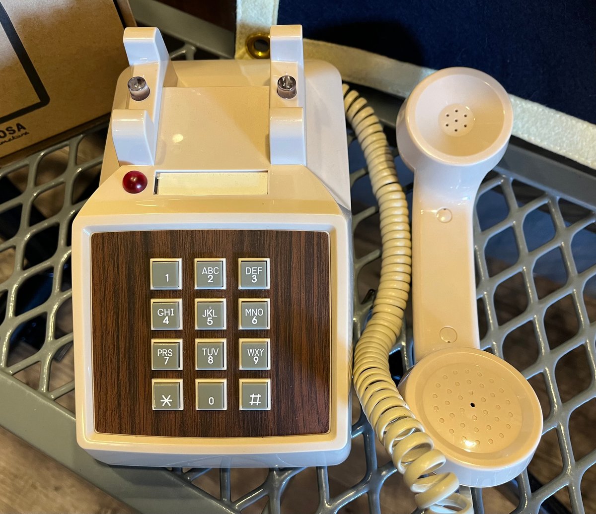 ハモサ モーテルフォン HERMOSA MOTEL PHONE ベージュ ハモサ モーテルフォン HERMOSA MOTEL PHONE | 新着 | plywood