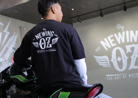 OZbyNEWING ロゴ入り　Ｔシャツ