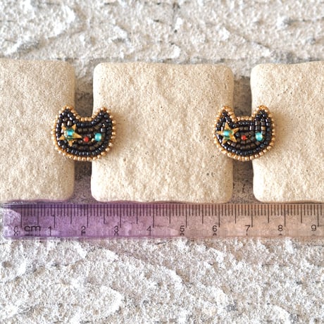 MADAM`S CAT black ピアス
