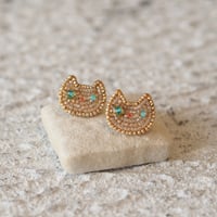 MADAM`S CAT white ピアス