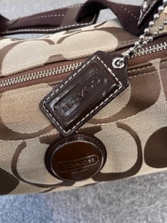 コーチ ショルダーバッグ パッチワーク シグネチャー 保存袋付き 美品 コーチ ショルダーバッグ 斜め掛け 肩掛け シグネチャー C8514