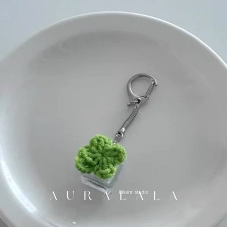 韓国で人気爆発中！🍀毛糸編み物クローバーキーボードクリッカーチャーム/キーホルダー